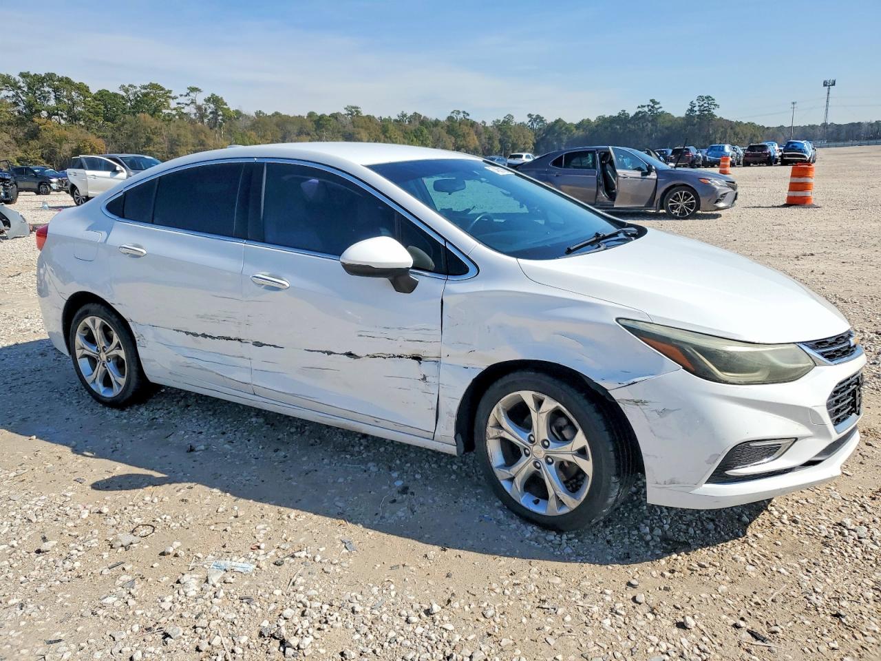 2017 CHEVROLET CRUZE PREMIER photo 4