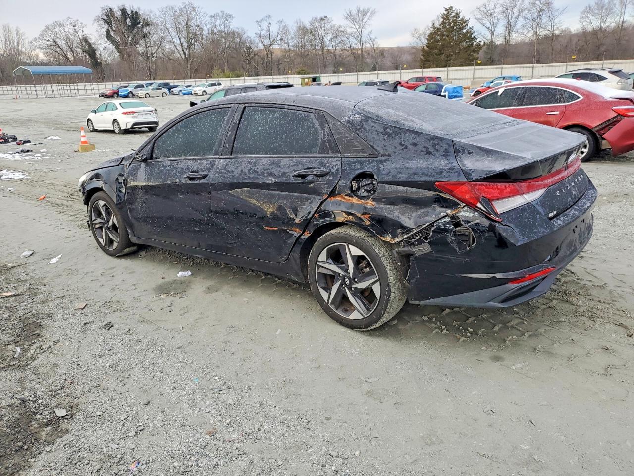 2023 HYUNDAI ELANTRA SEL photo 3