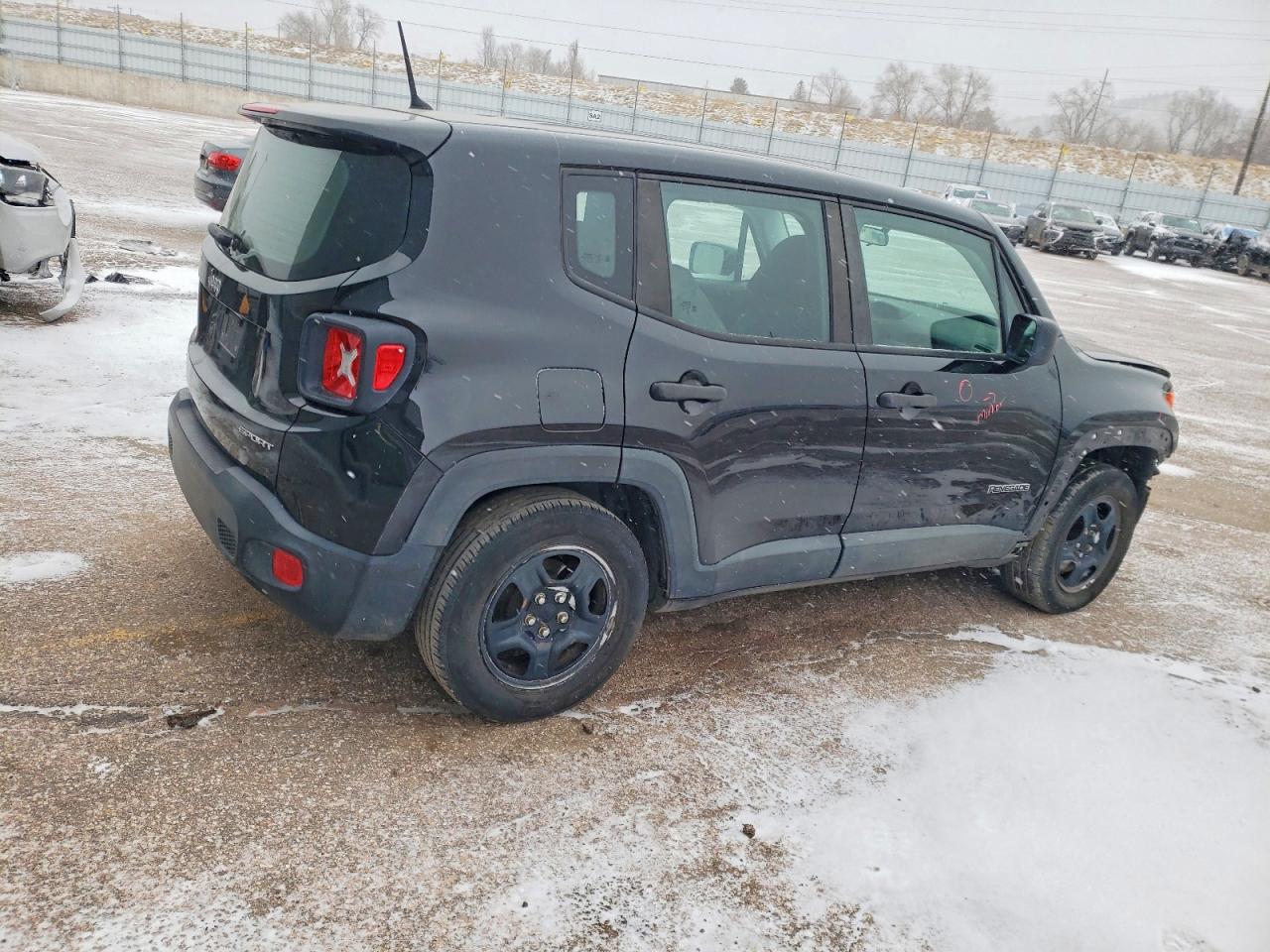 2017 JEEP RENEGADE SPORT photo 3