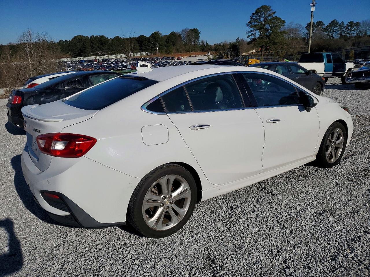 2017 CHEVROLET CRUZE PREMIER photo 3