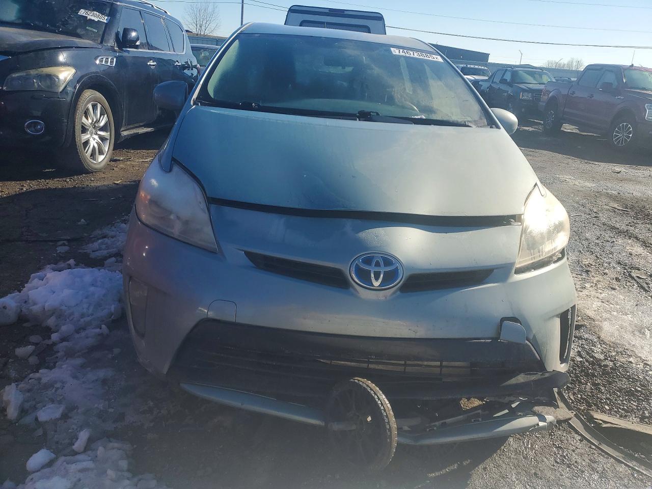 2014 TOYOTA PRIUS TWO photo 13