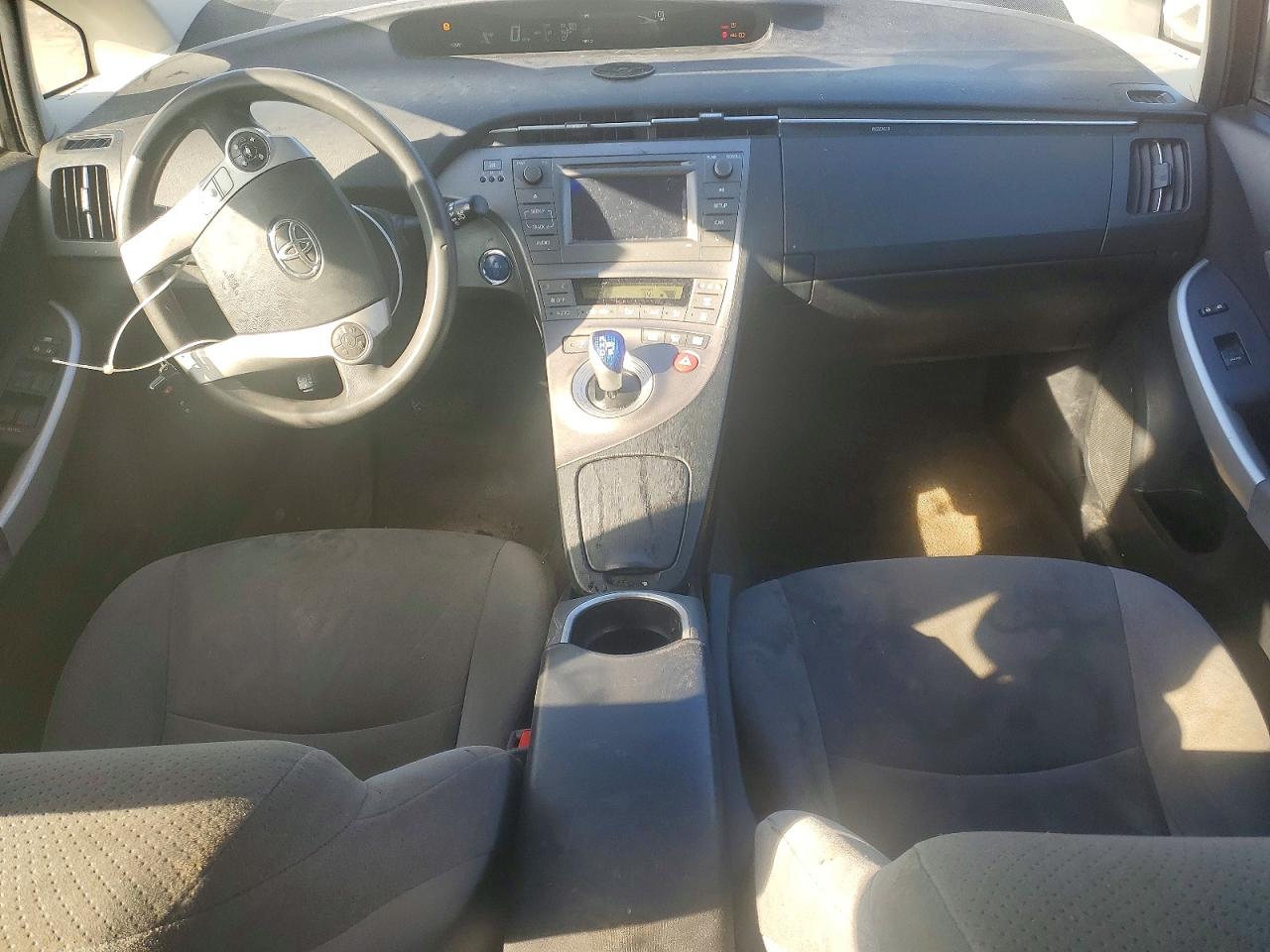 2014 TOYOTA PRIUS TWO photo 22