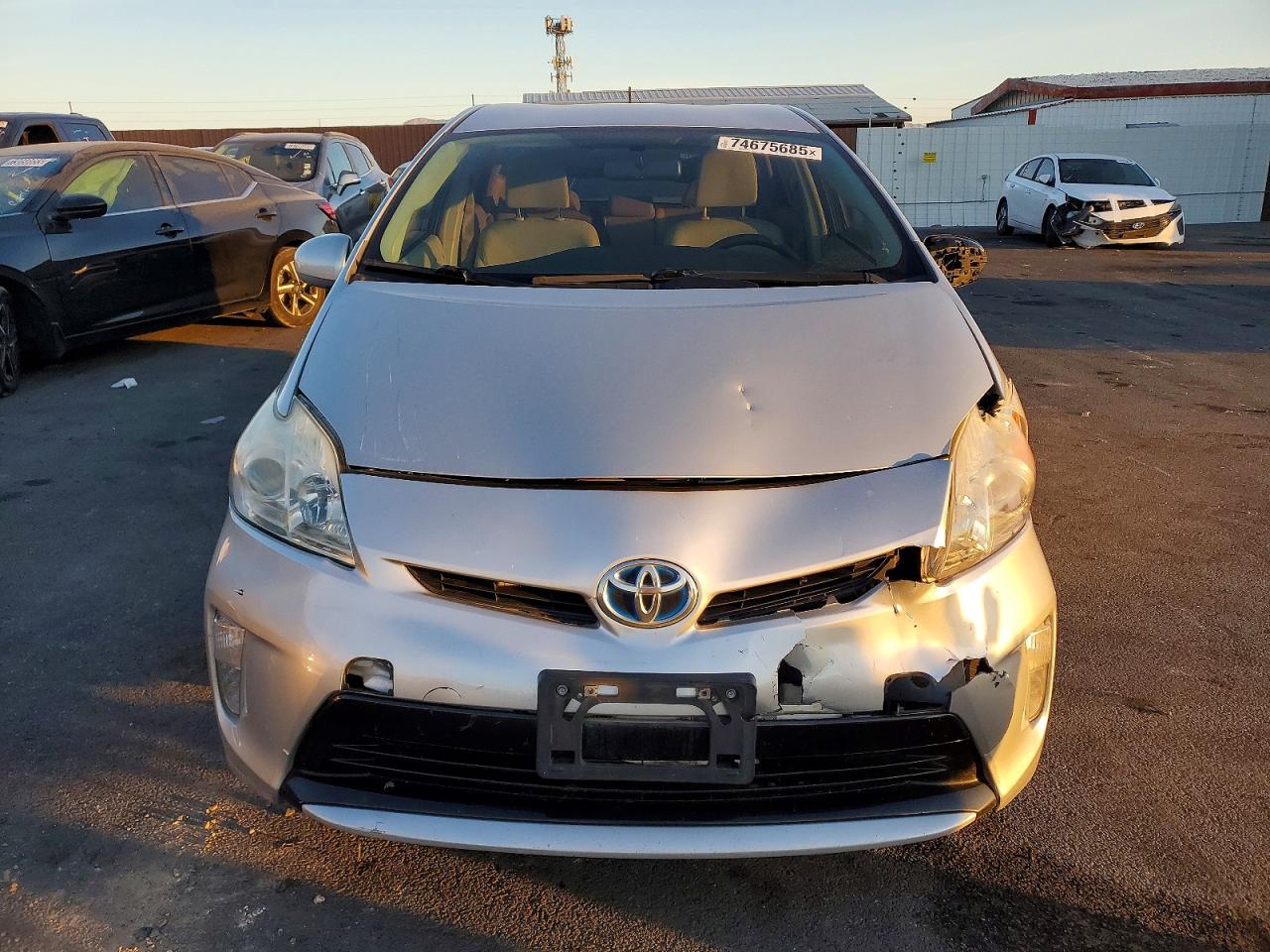 2015 TOYOTA PRIUS photo 5