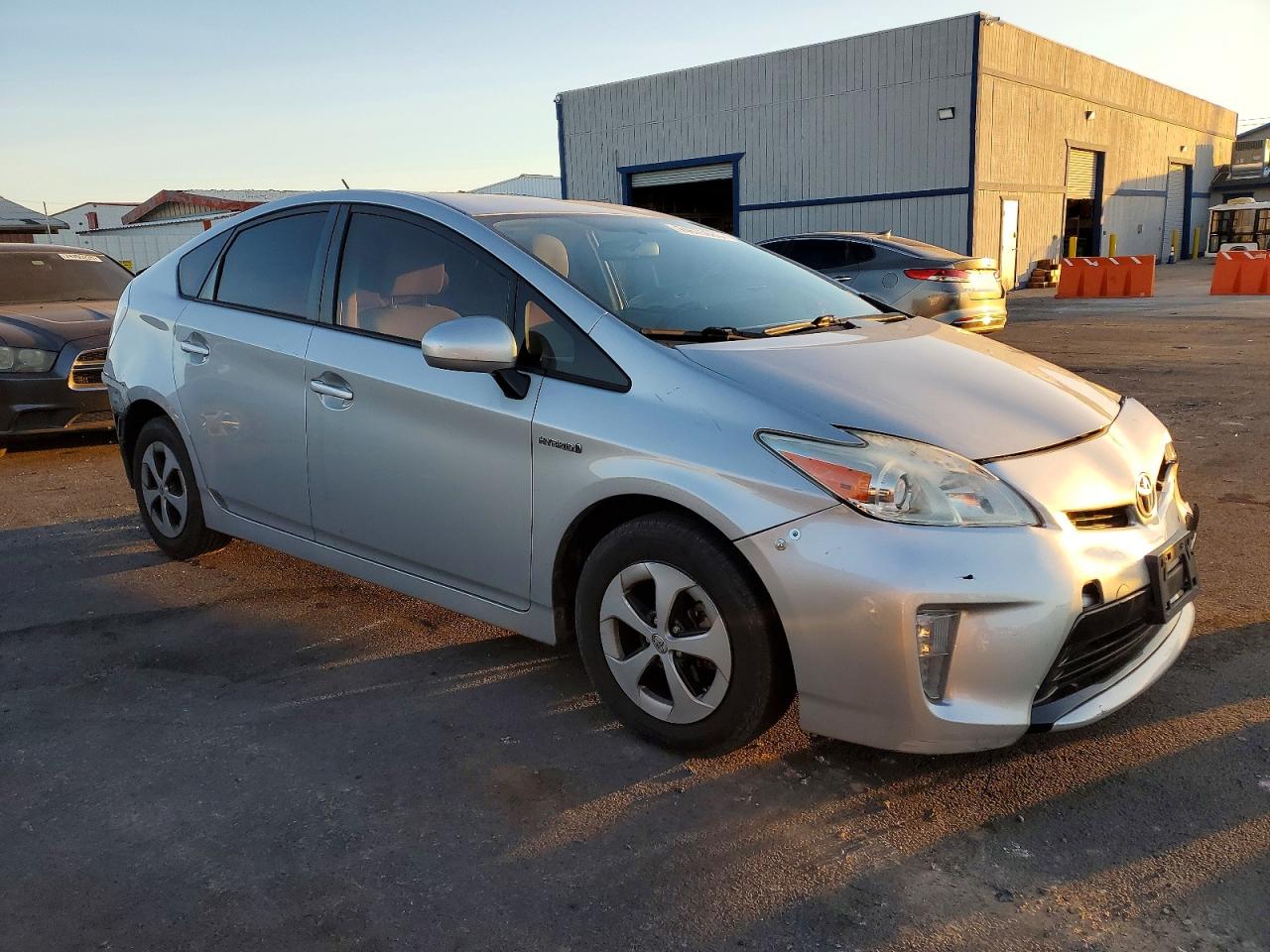 2015 TOYOTA PRIUS photo 4