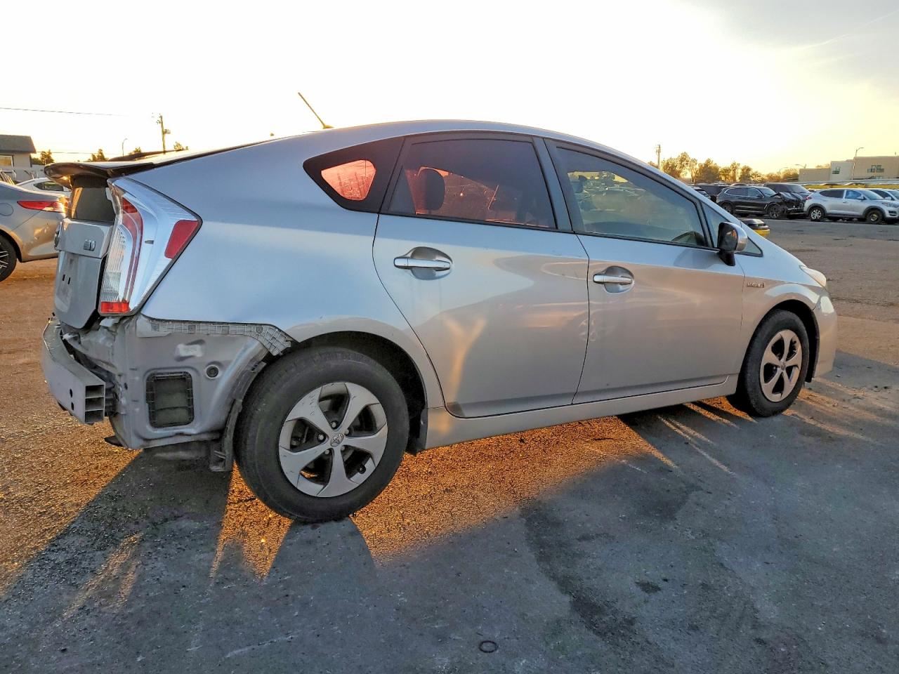 2015 TOYOTA PRIUS photo 3