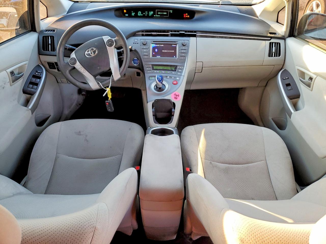 2015 TOYOTA PRIUS photo 8