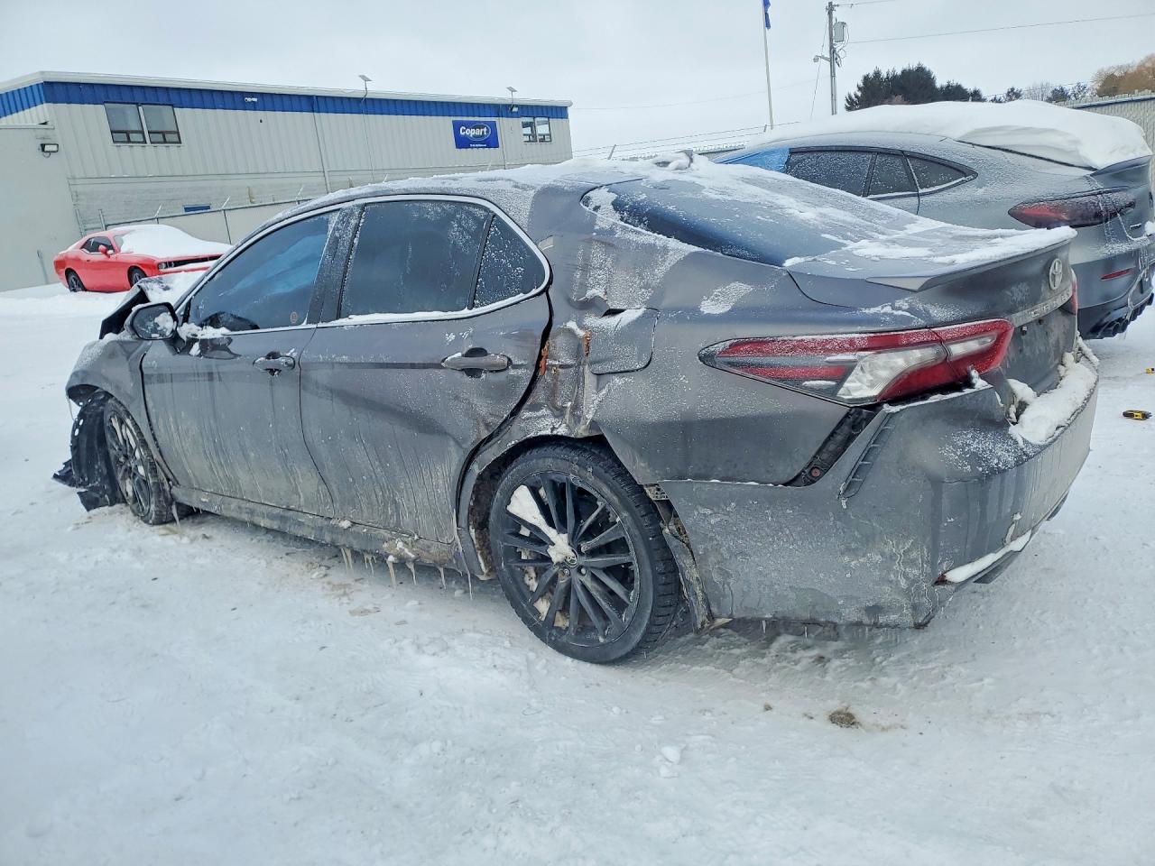 2022 TOYOTA CAMRY XSE photo 3