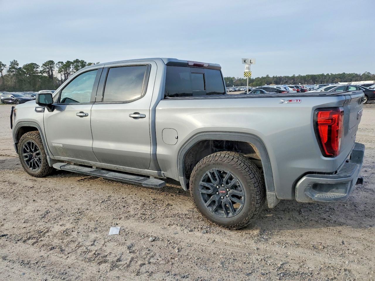 2025 GMC SIERRA K1500 ELEVATION photo 3