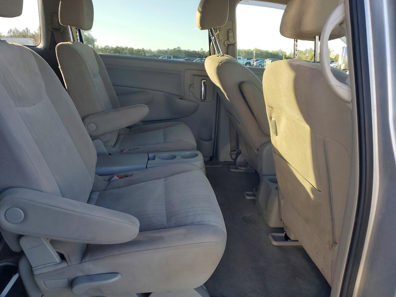 2015 NISSAN QUEST S photo 31