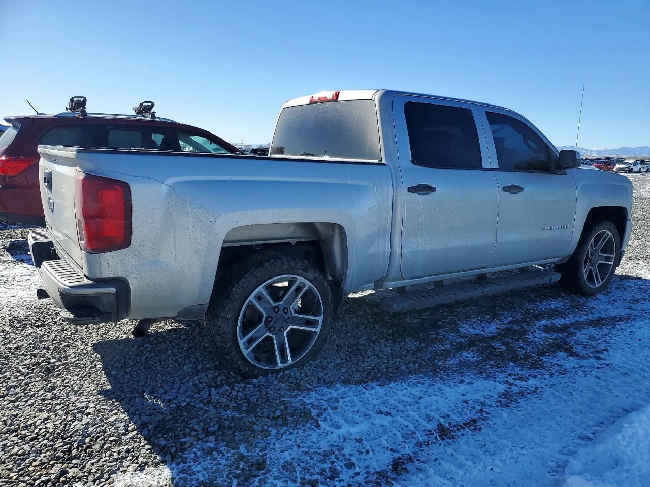 2018 CHEVROLET SILVERADO K1500 CUSTOM photo 3
