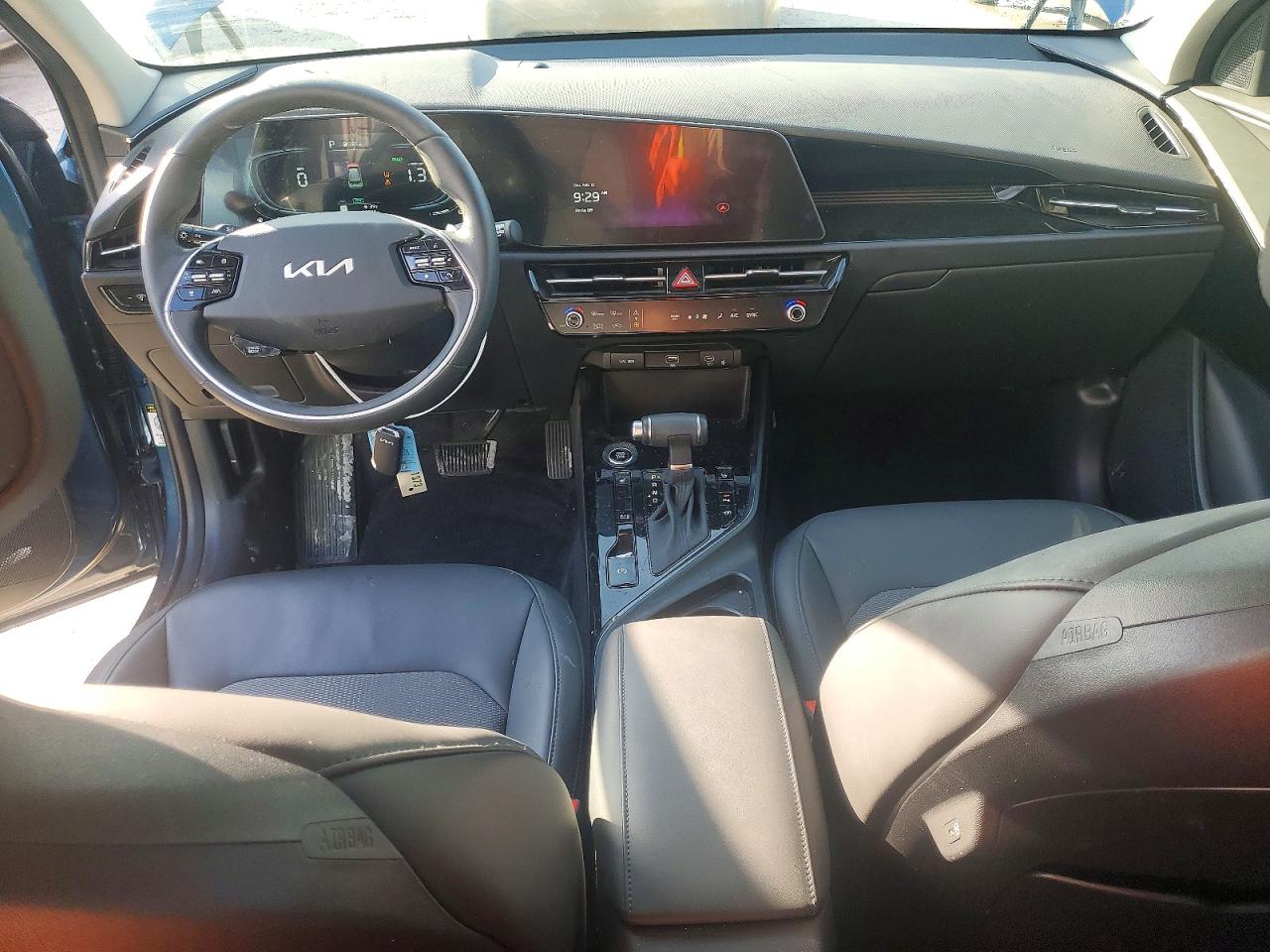 2024 KIA NIRO EX photo 8