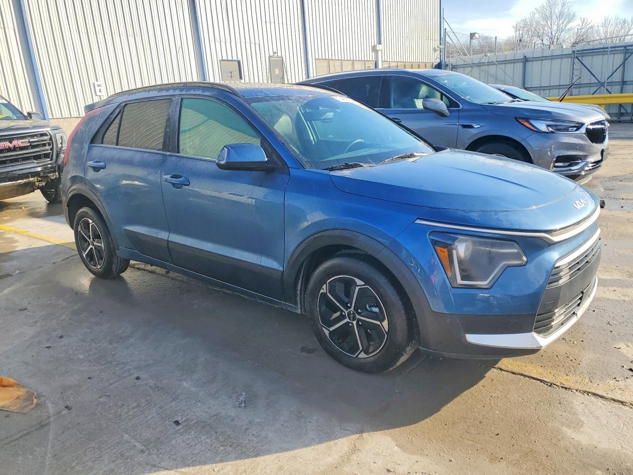 2024 KIA NIRO EX photo 4