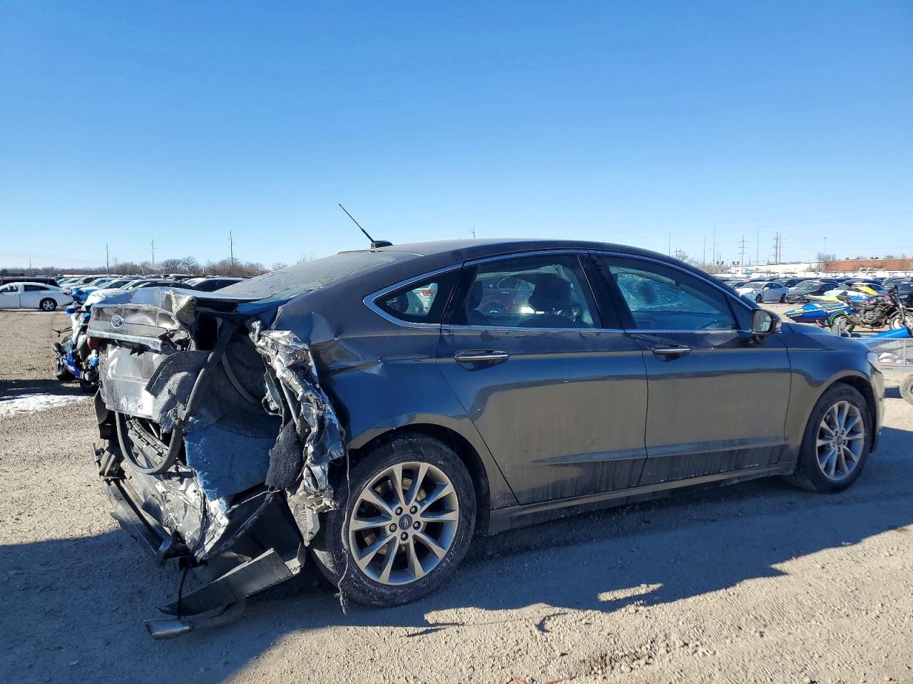 2017 FORD FUSION photo 3