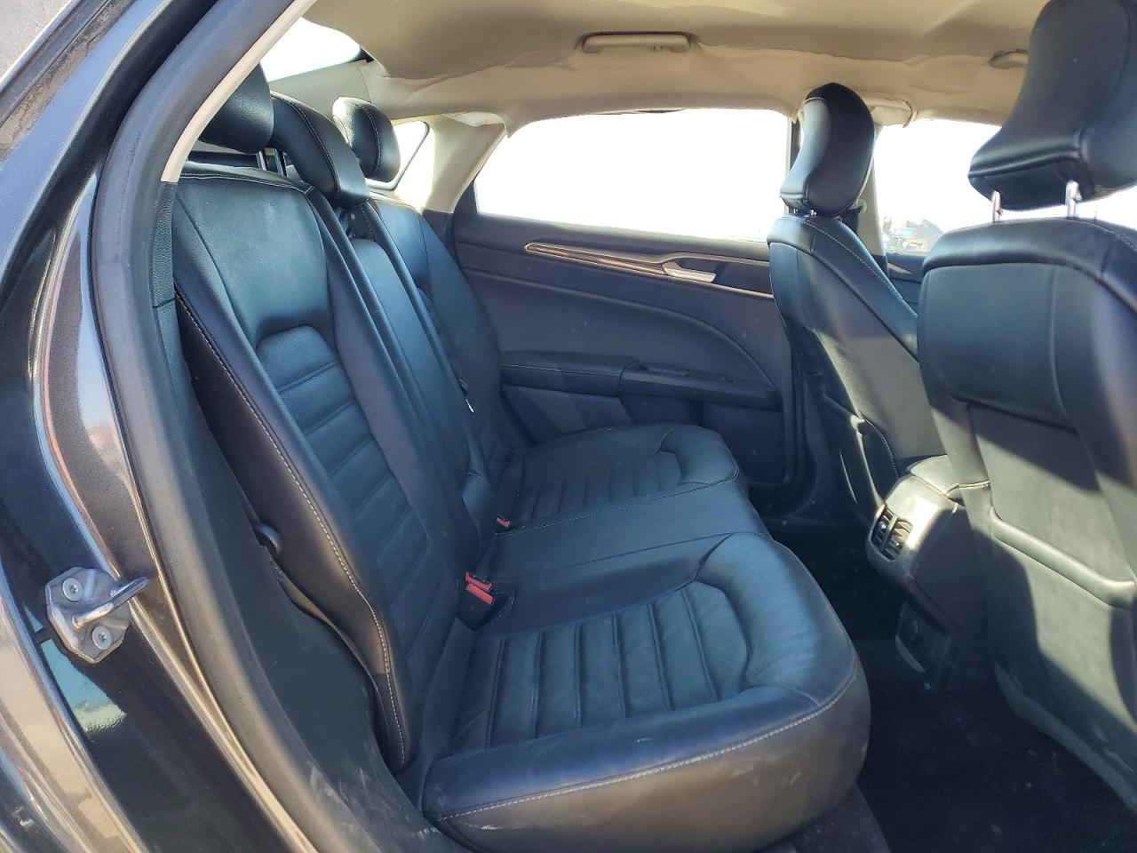 2017 FORD FUSION photo 10