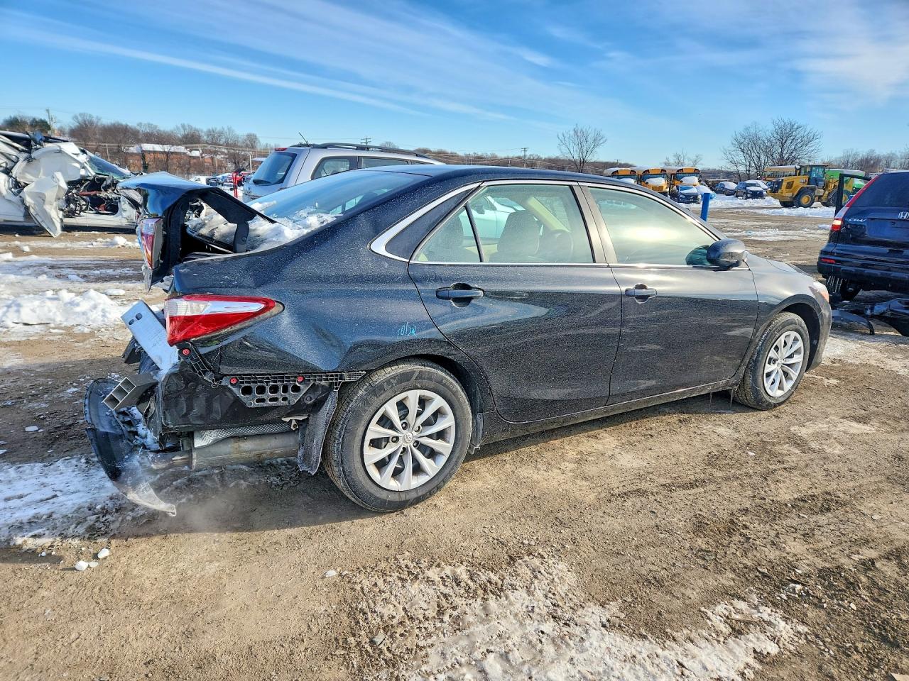 2017 TOYOTA CAMRY LE photo 5