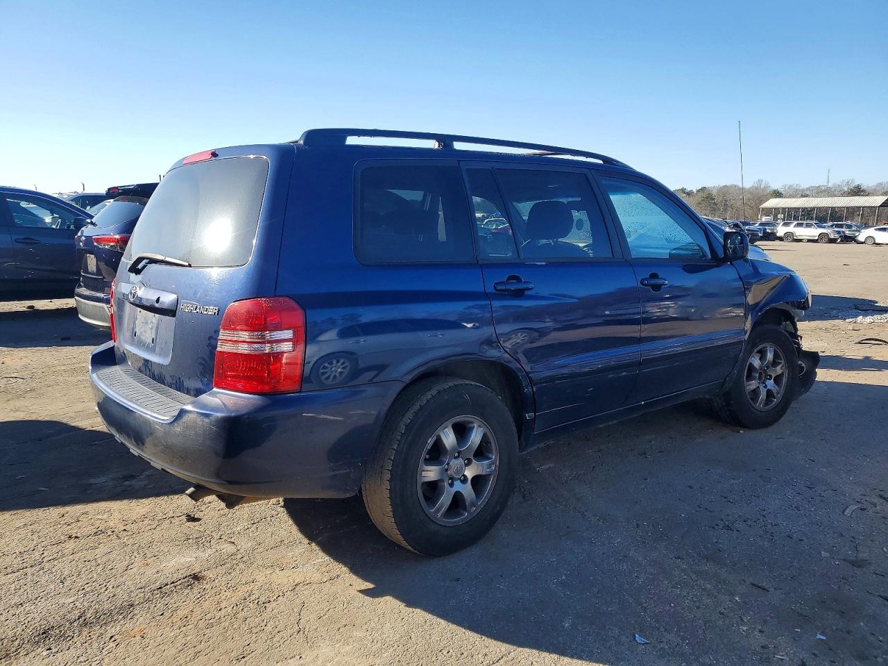 2003 TOYOTA HIGHLANDER photo 3