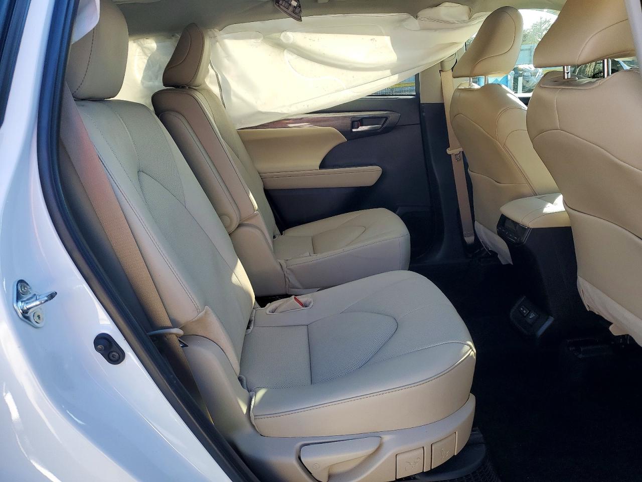 2024 TOYOTA HIGHLANDER HYBRID LIMITED photo 11