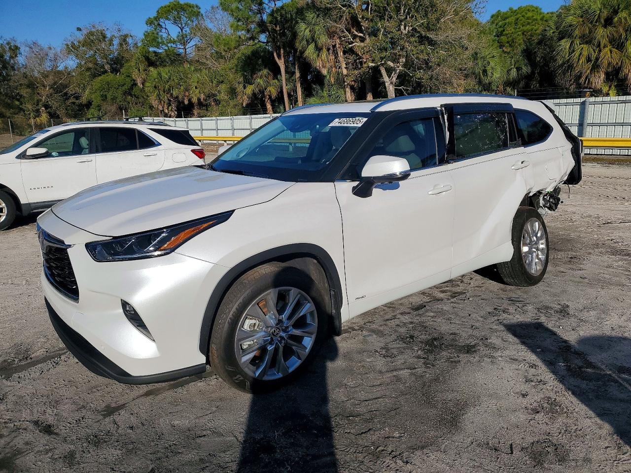 2024 TOYOTA HIGHLANDER