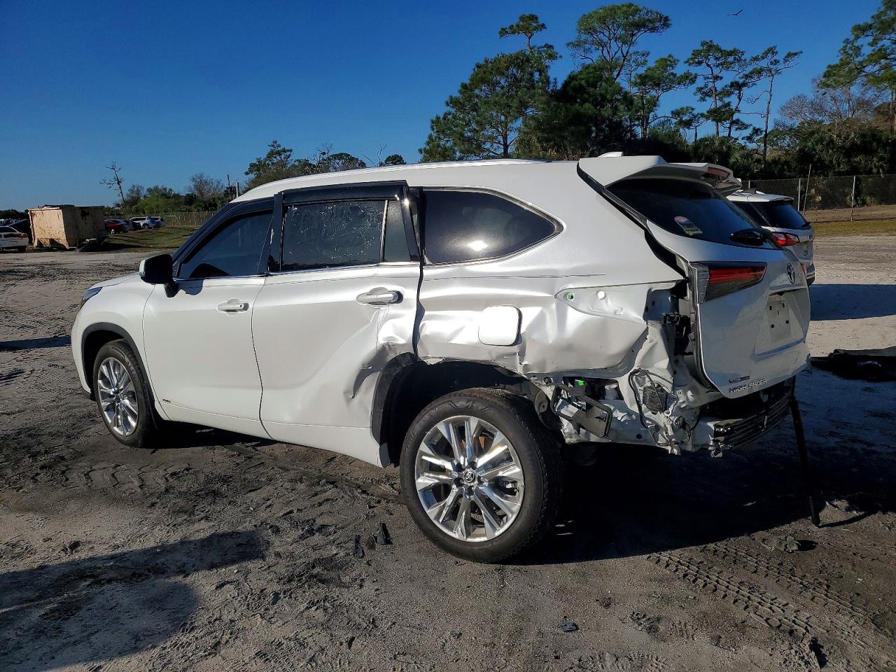 2024 TOYOTA HIGHLANDER HYBRID LIMITED photo 2