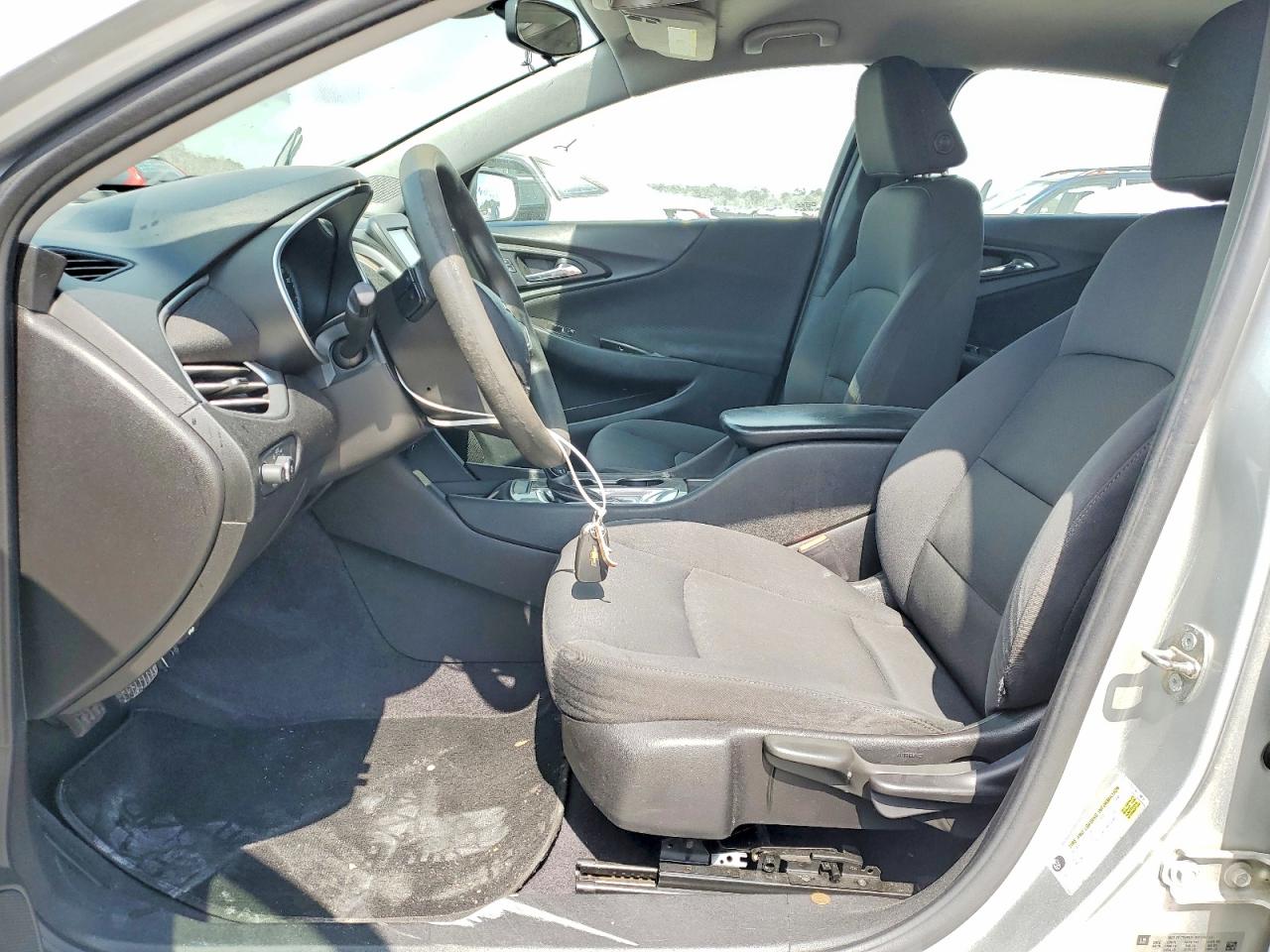 2017 CHEVROLET MALIBU LS photo 13