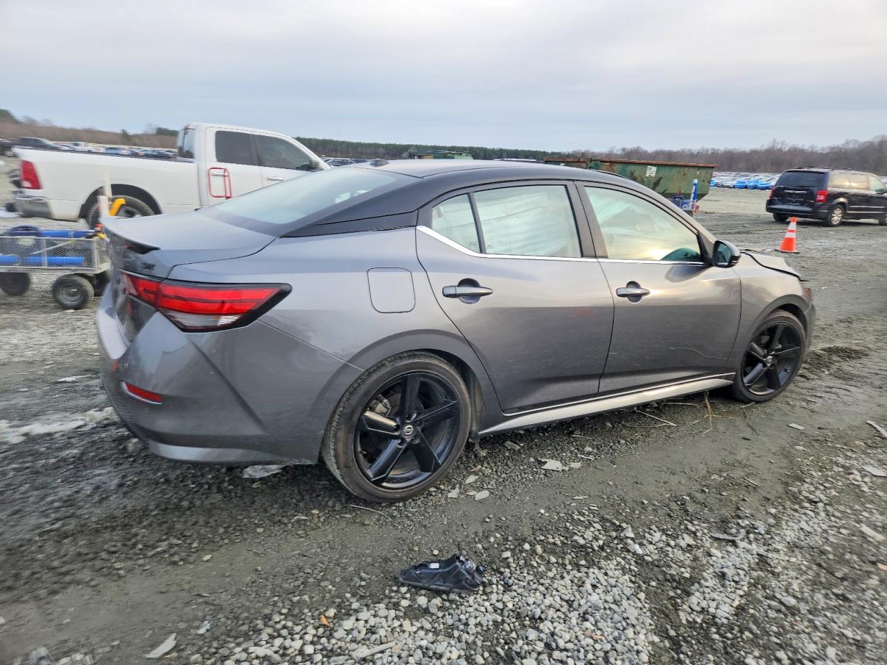 2023 NISSAN SENTRA photo 3
