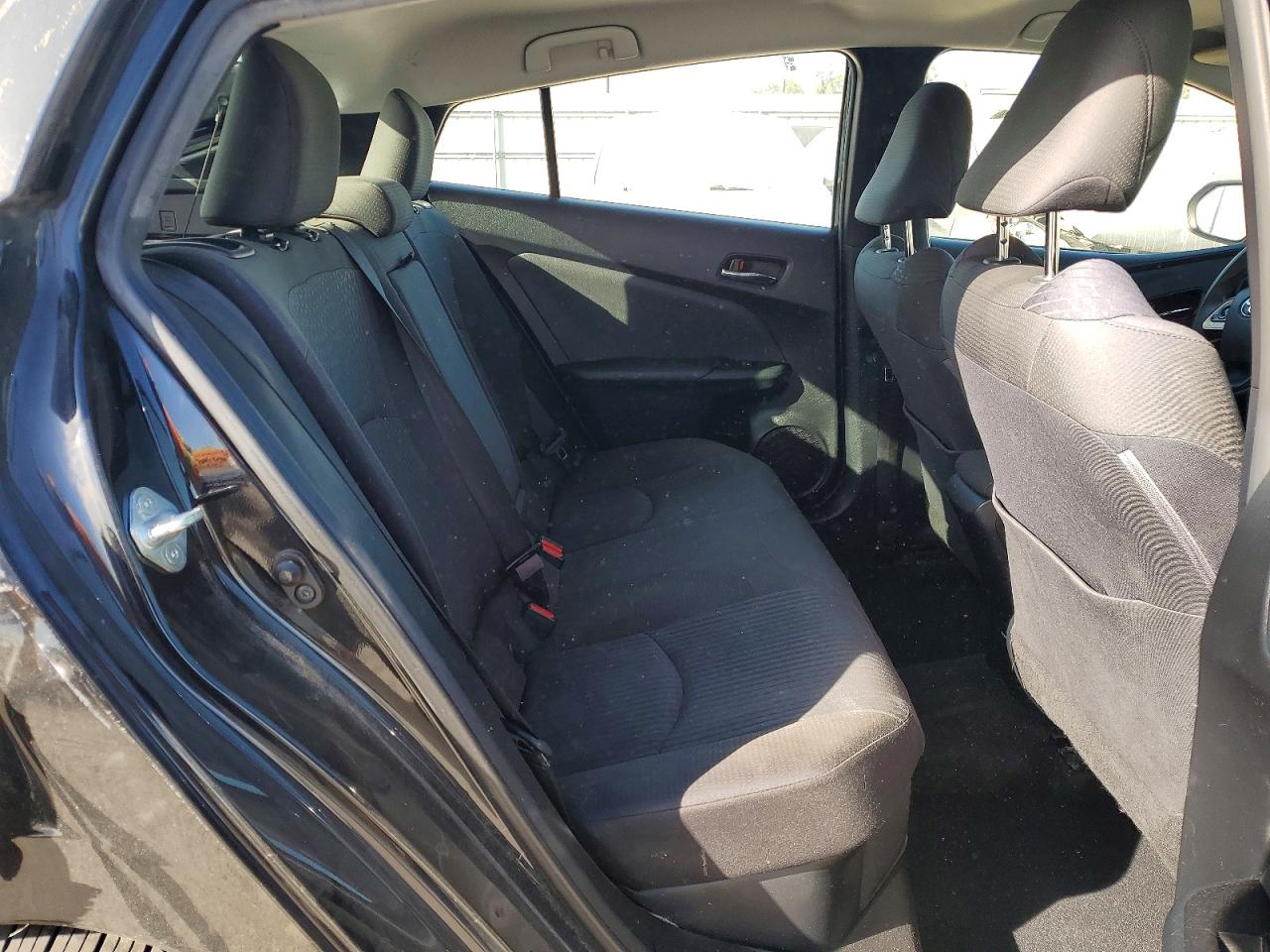 2016 TOYOTA PRIUS photo 10