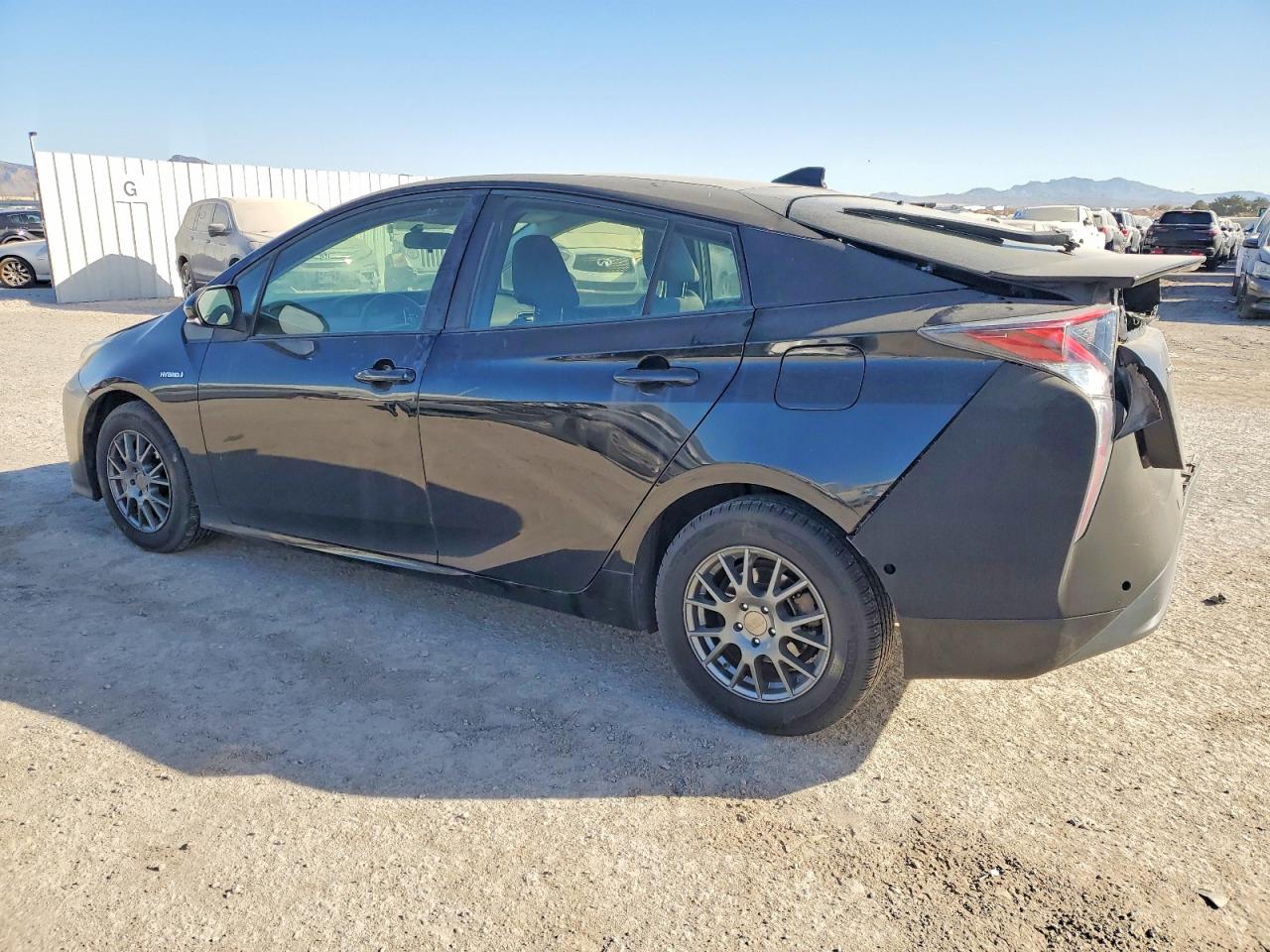 2016 TOYOTA PRIUS photo 2