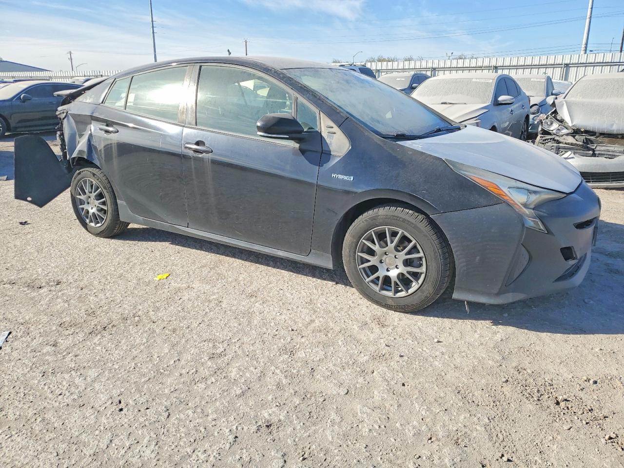 2016 TOYOTA PRIUS photo 4