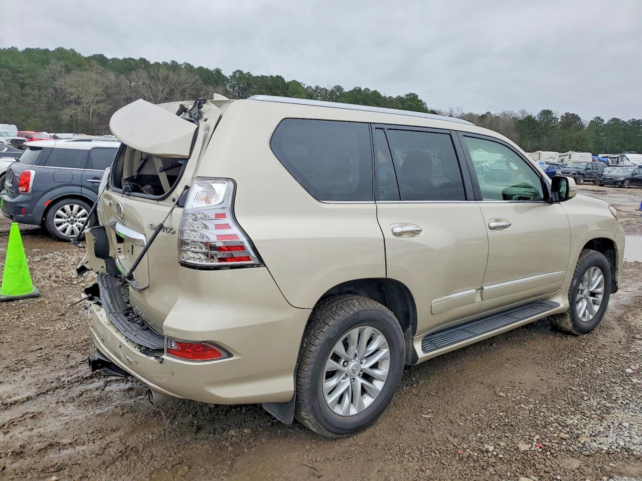 2016 LEXUS GX 460 photo 3