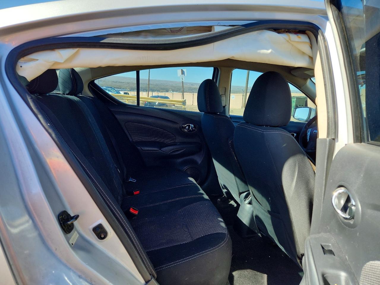 2019 NISSAN VERSA S photo 10