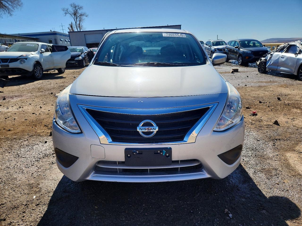 2019 NISSAN VERSA S photo 5