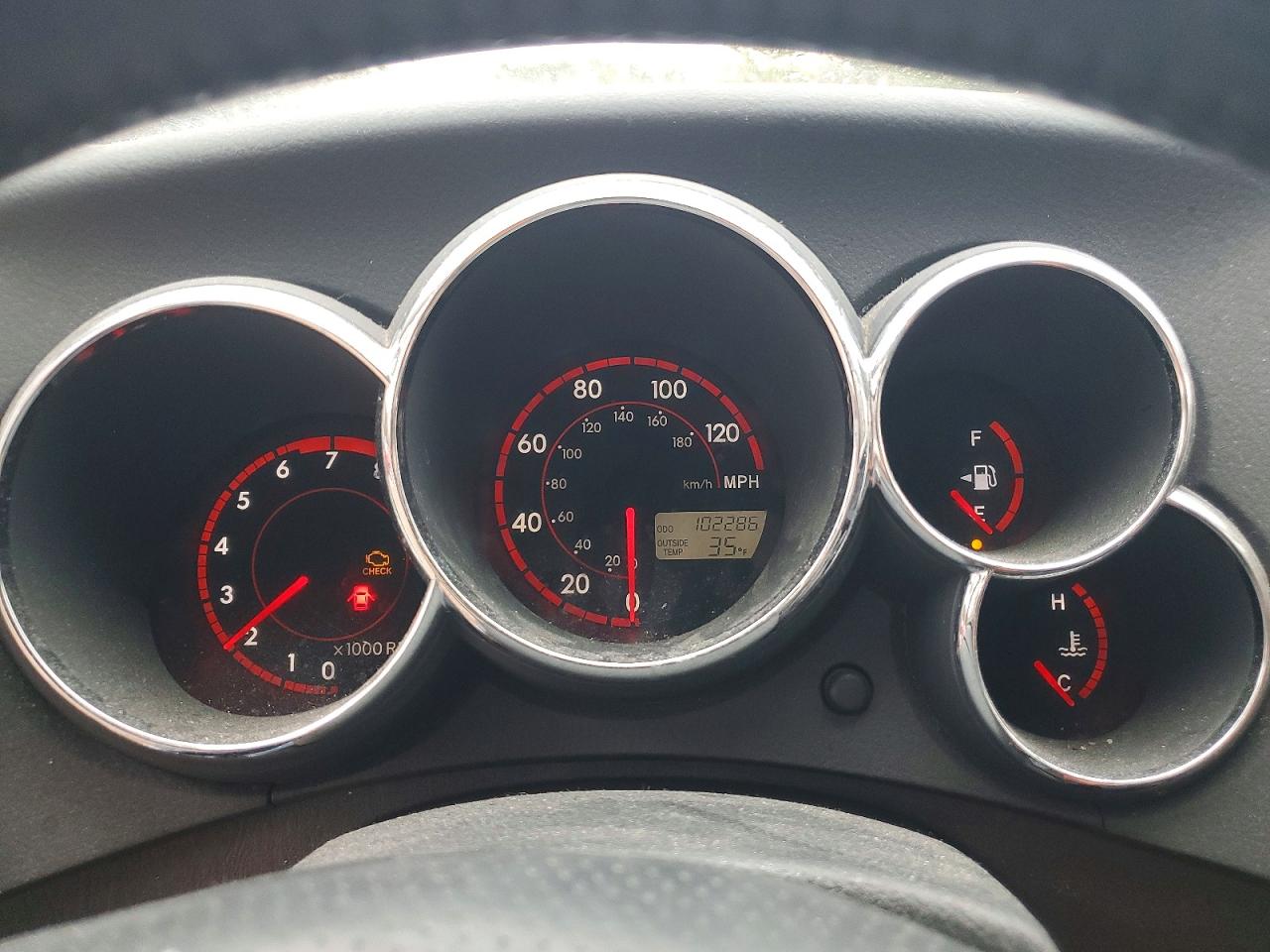 2004 TOYOTA COROLLA MATRIX XR photo 17