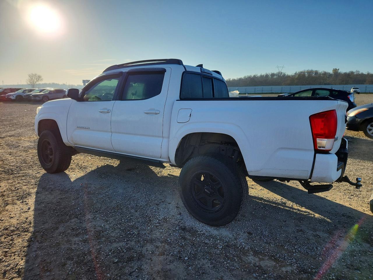 2017 TOYOTA TACOMA DOUBLE CAB photo 2