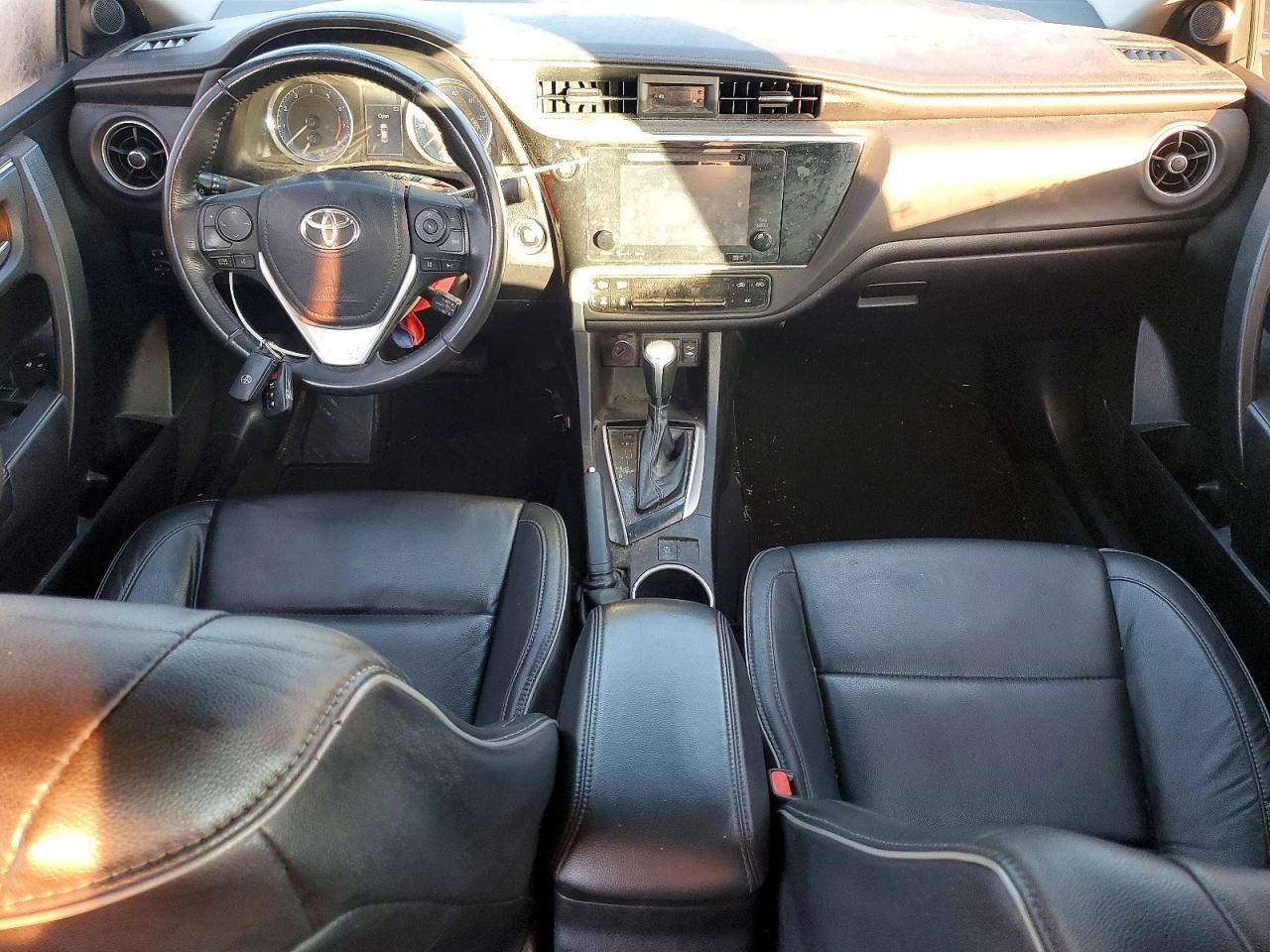 2018 TOYOTA COROLLA L photo 15