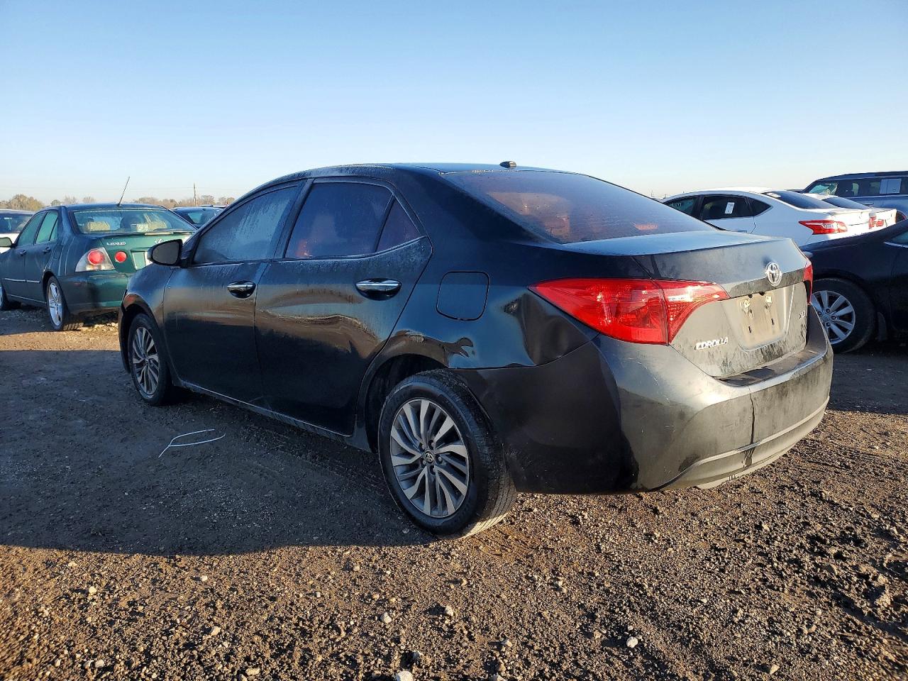 2018 TOYOTA COROLLA L photo 3