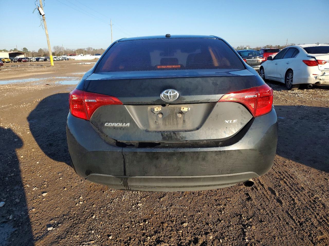 2018 TOYOTA COROLLA L photo 11