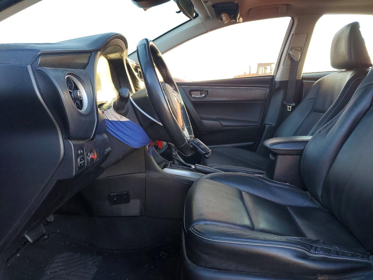 2018 TOYOTA COROLLA L photo 13