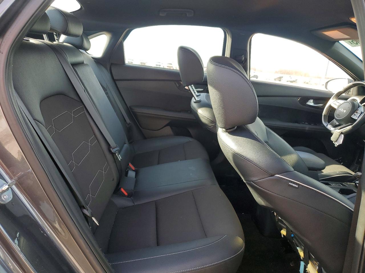 2024 KIA FORTE GT LINE photo 19