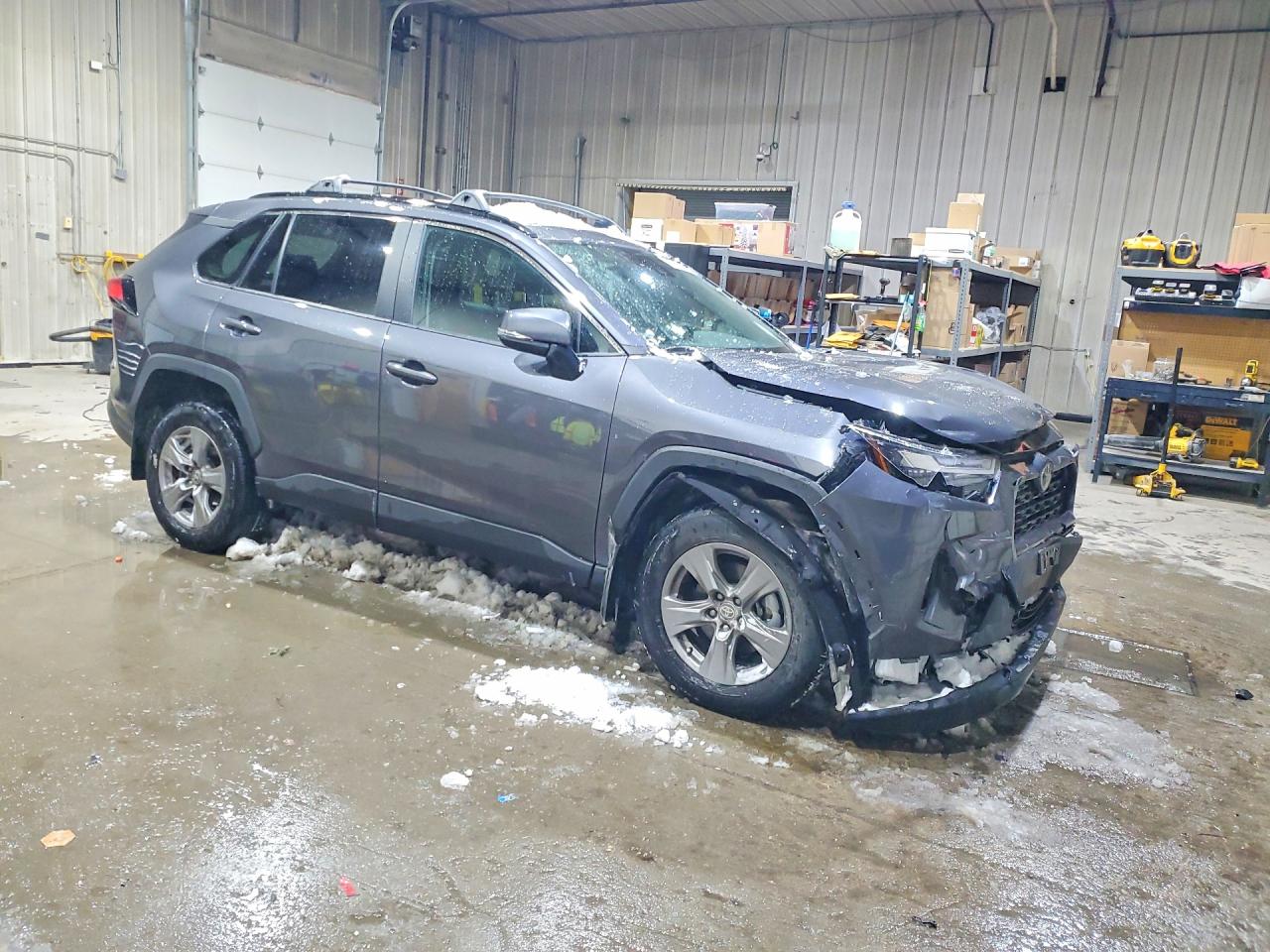 2024 TOYOTA RAV4 XLE photo 4