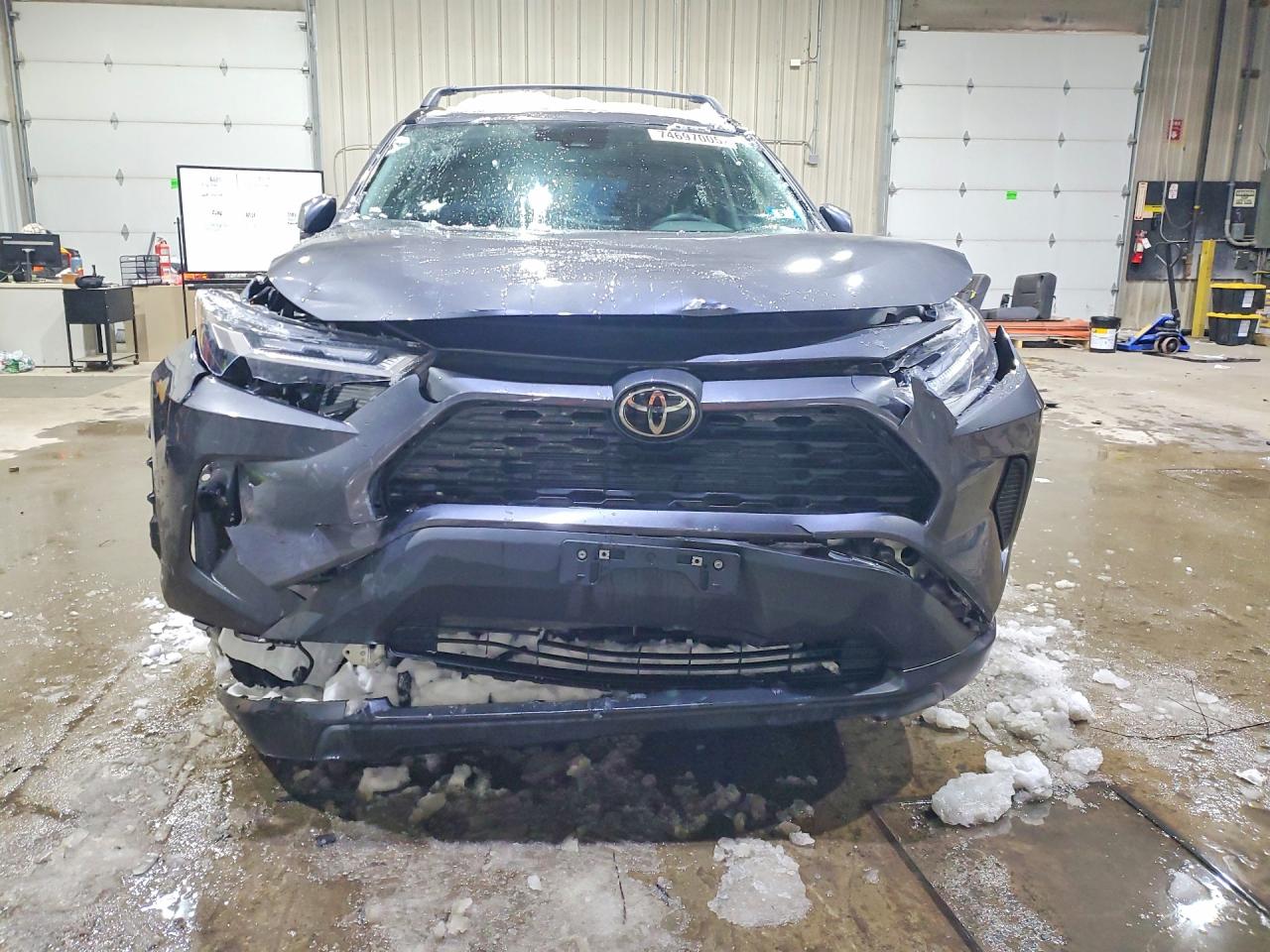 2024 TOYOTA RAV4 XLE photo 5