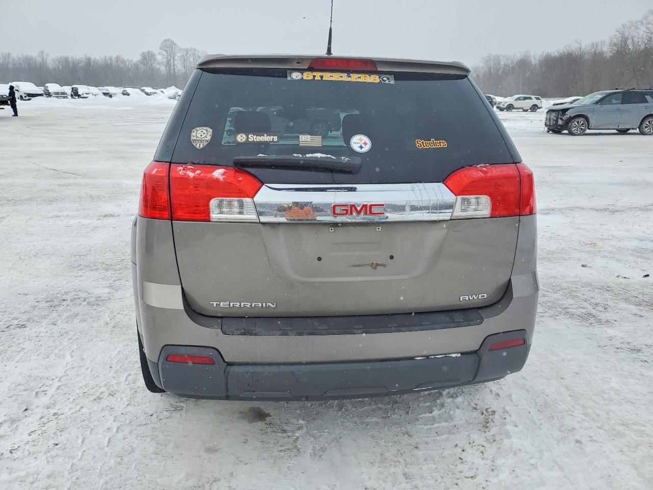 2012 GMC TERRAIN SLE photo 11