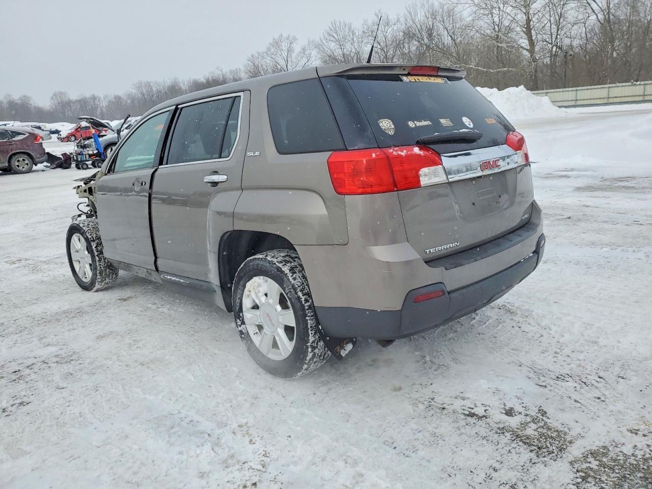 2012 GMC TERRAIN SLE photo 3