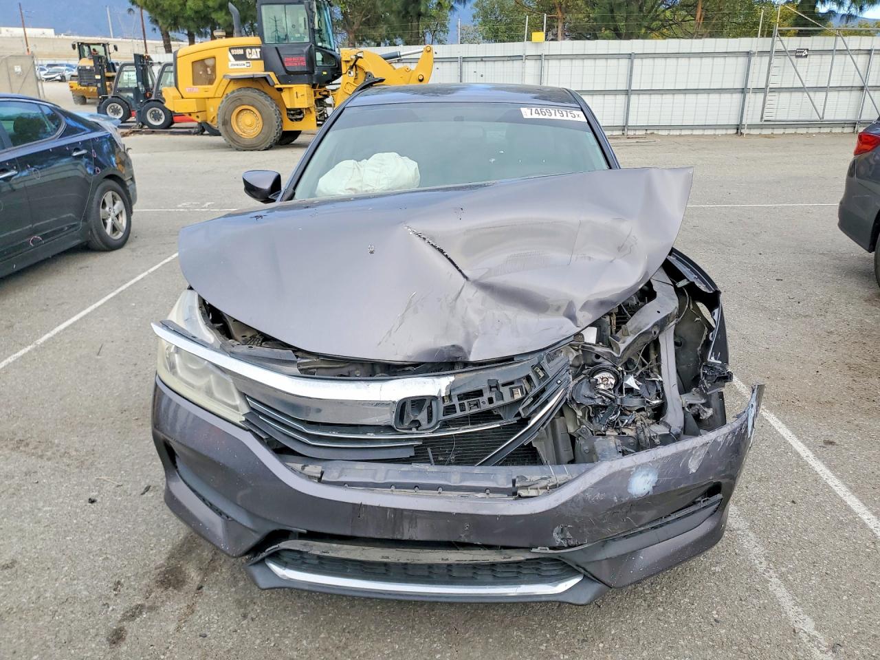 2017 HONDA ACCORD LX photo 9