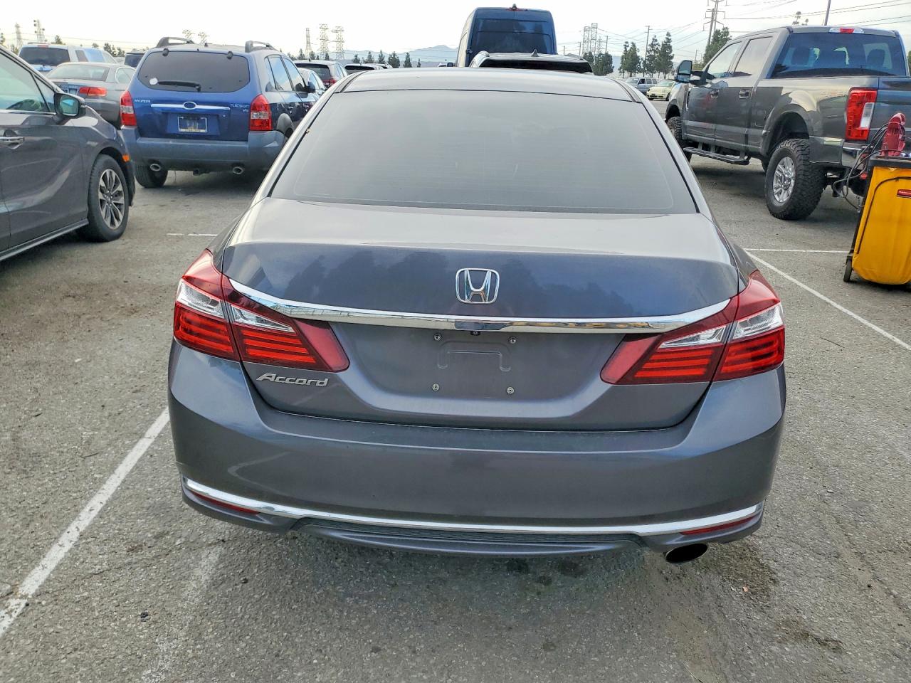 2017 HONDA ACCORD LX photo 11