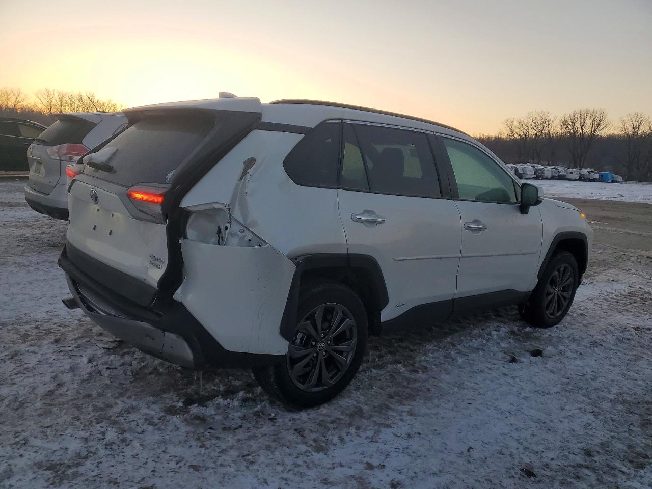 2024 TOYOTA RAV4 LIMITED photo 3