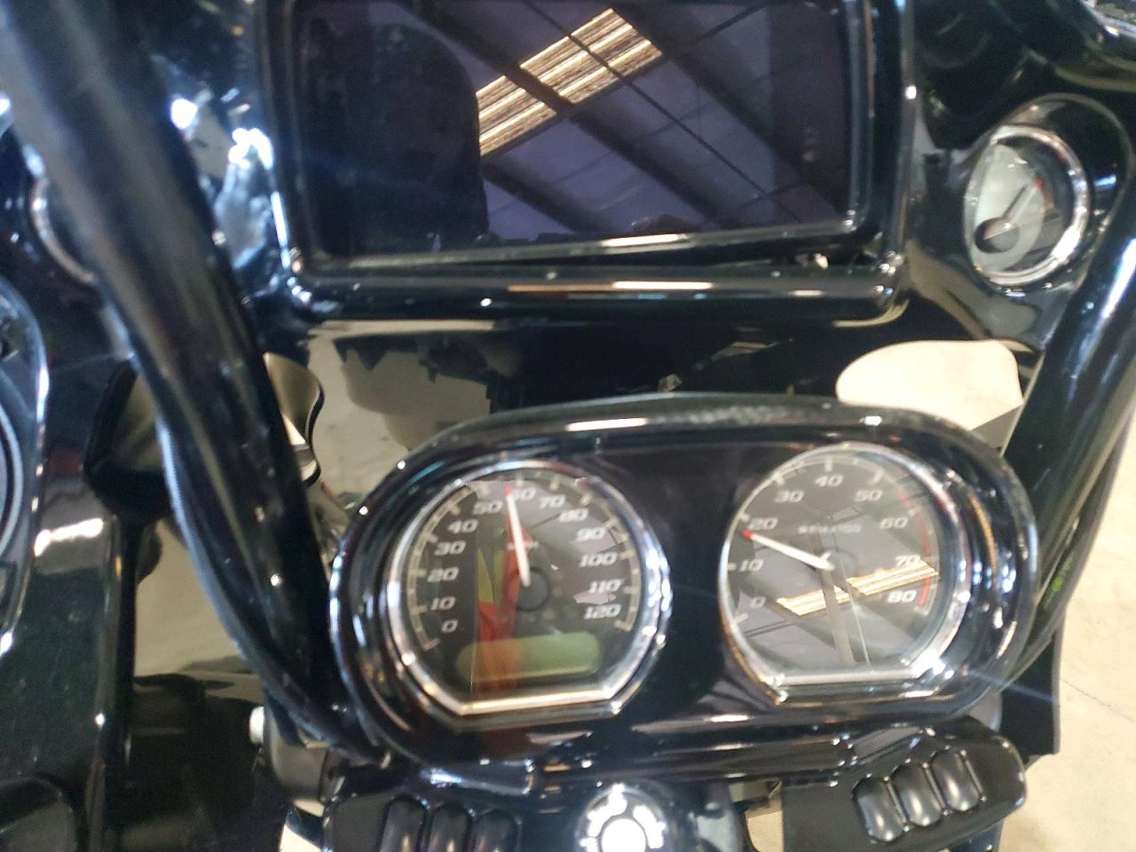 2020 HARLEY-DAVIDSON FLTRXS photo 13