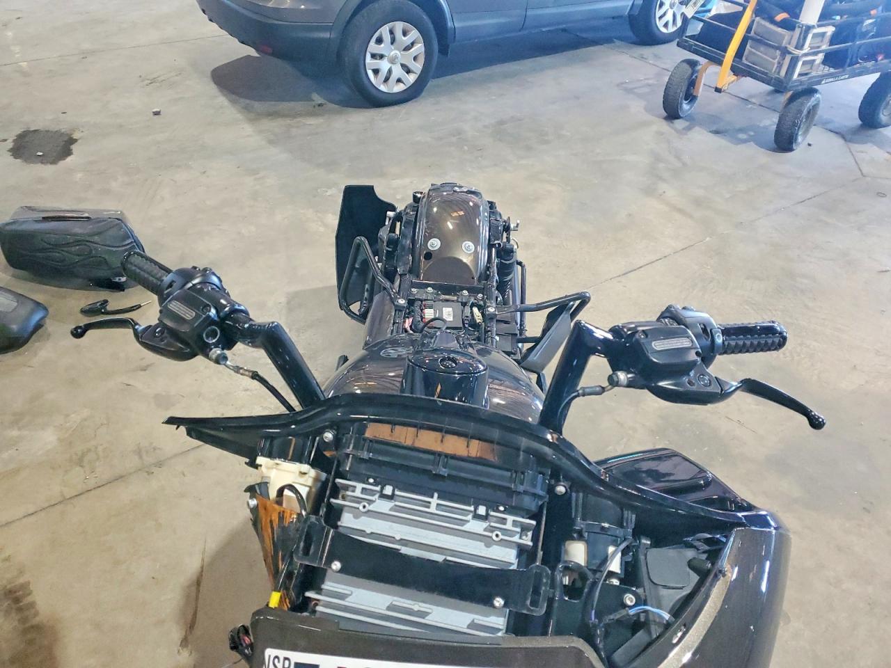 2020 HARLEY-DAVIDSON FLTRXS photo 9