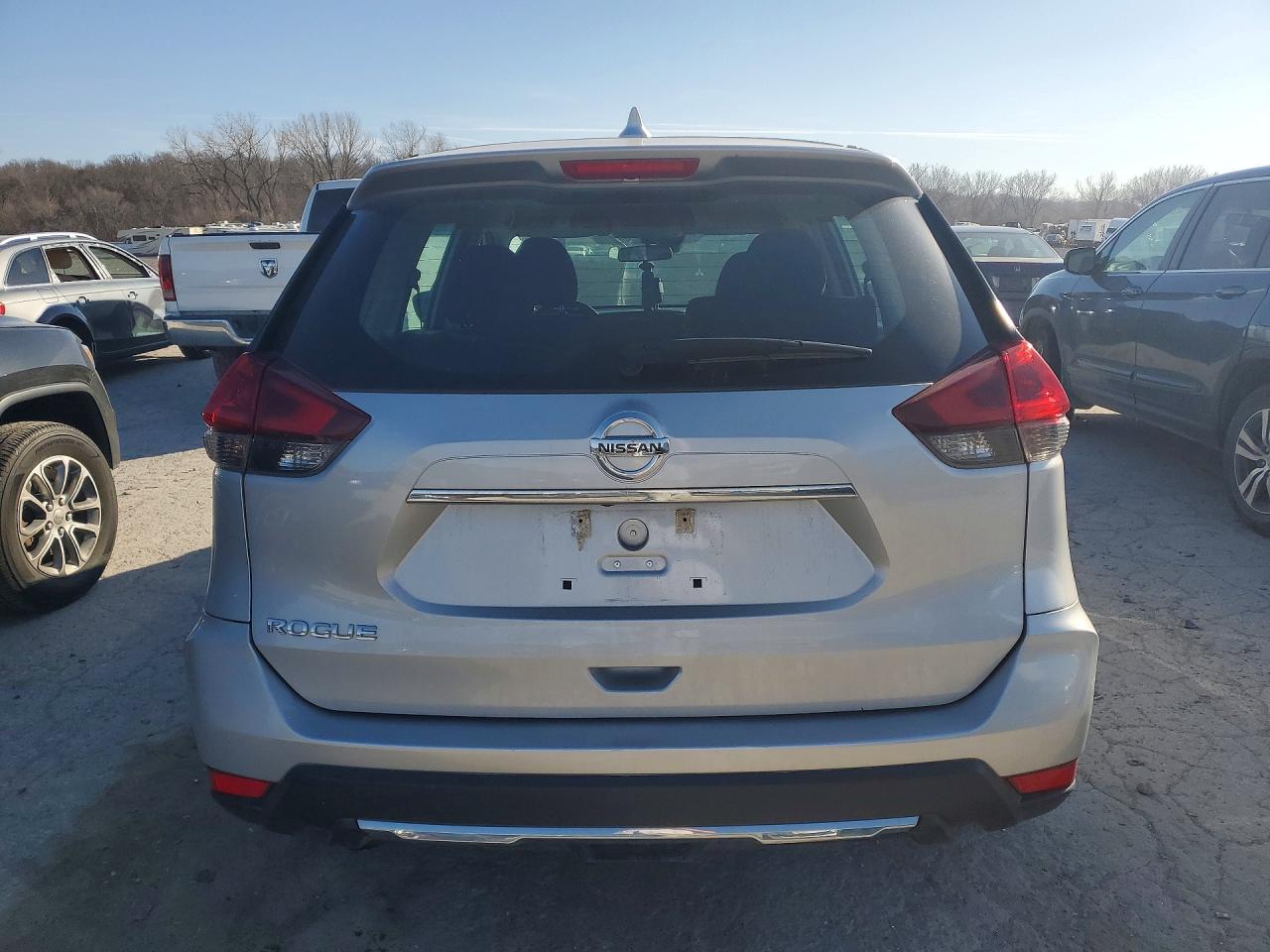 2020 NISSAN ROGUE S photo 6
