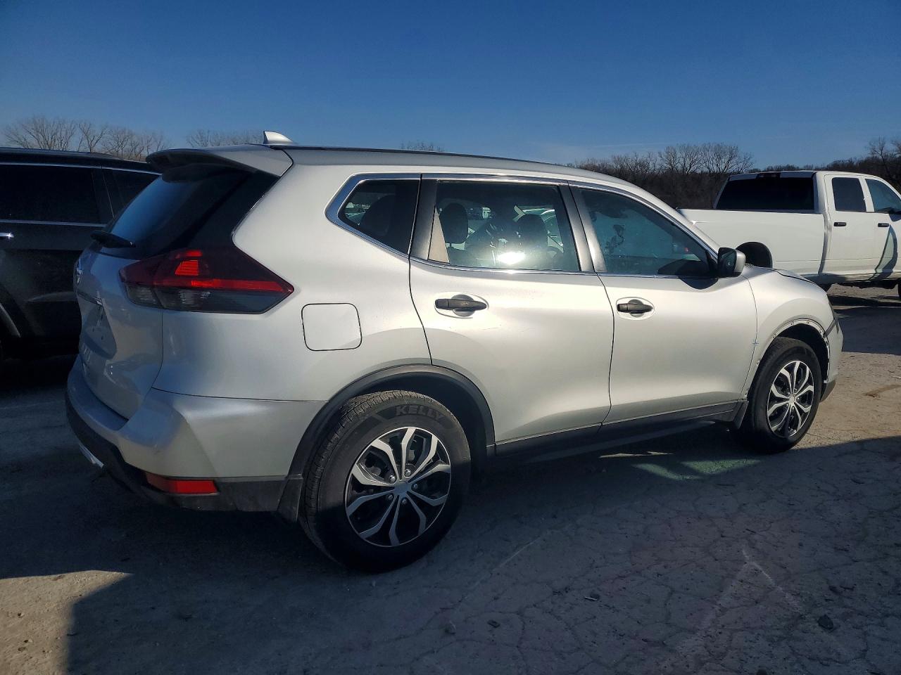 2020 NISSAN ROGUE S photo 3