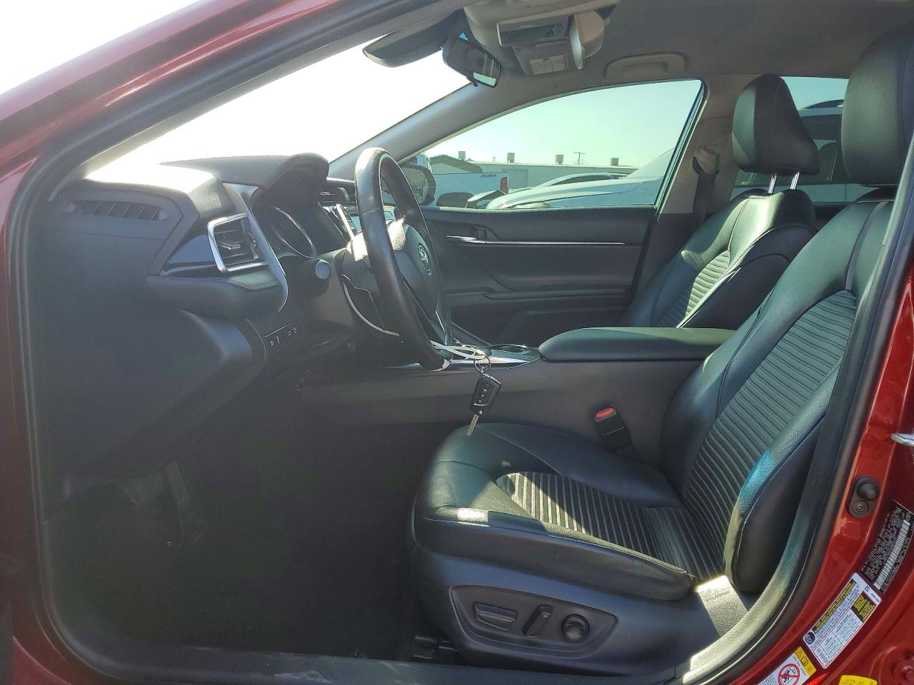 2018 TOYOTA CAMRY SE photo 13